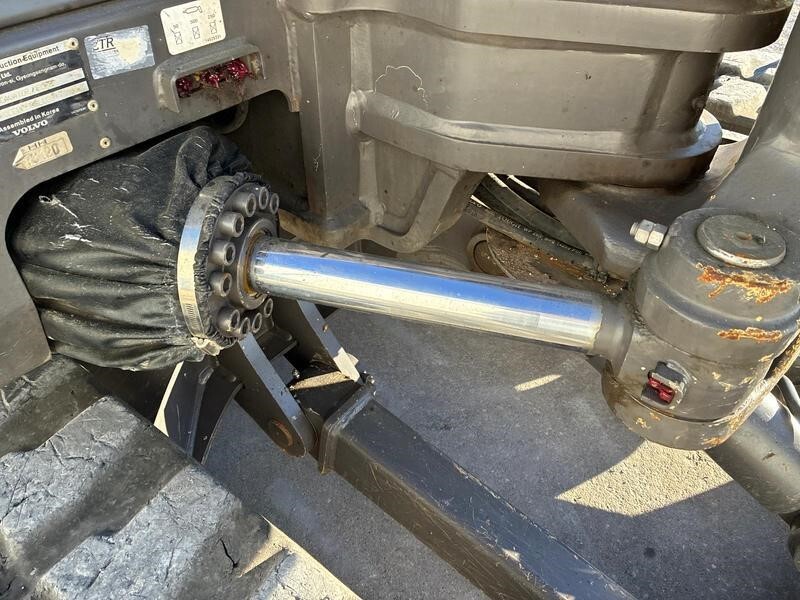 2022 Volvo ECR88D Excavator