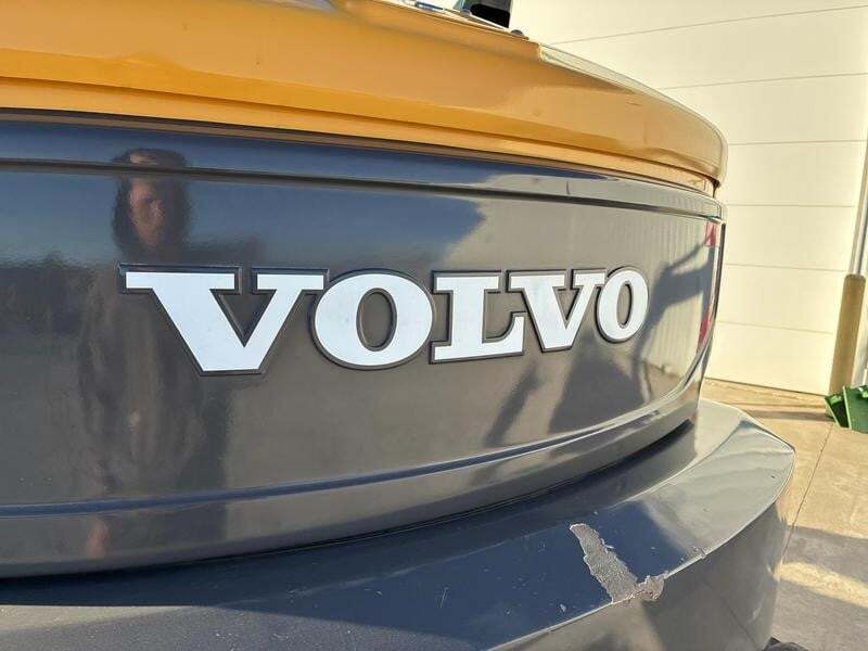 2022 Volvo ECR88D Excavator