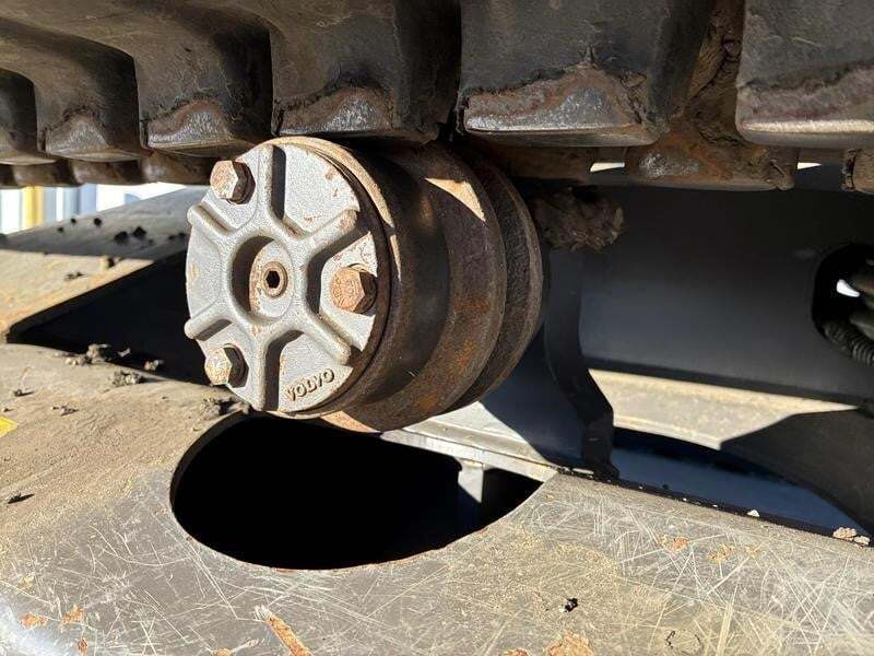 2022 Volvo ECR88D Excavator