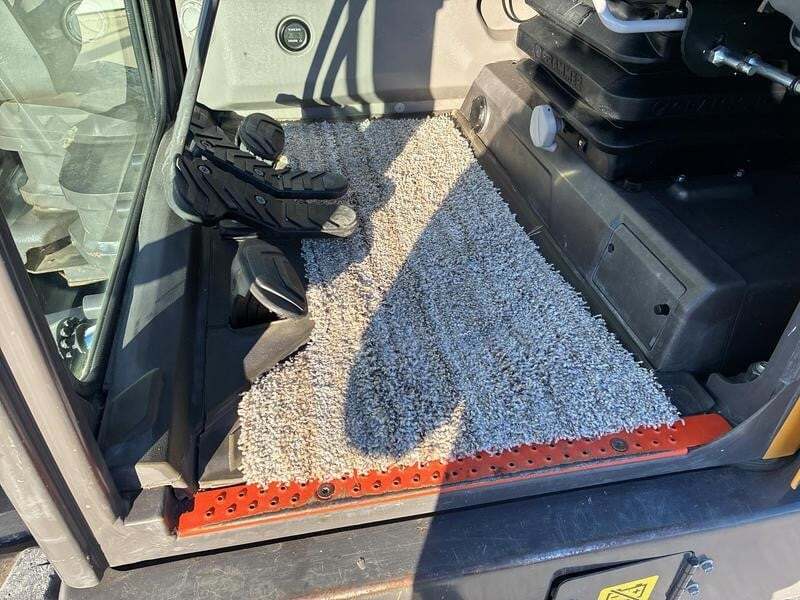 2022 Volvo ECR88D Excavator