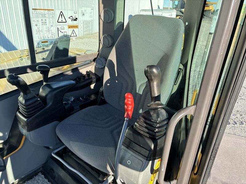 2022 Volvo ECR88D Excavator