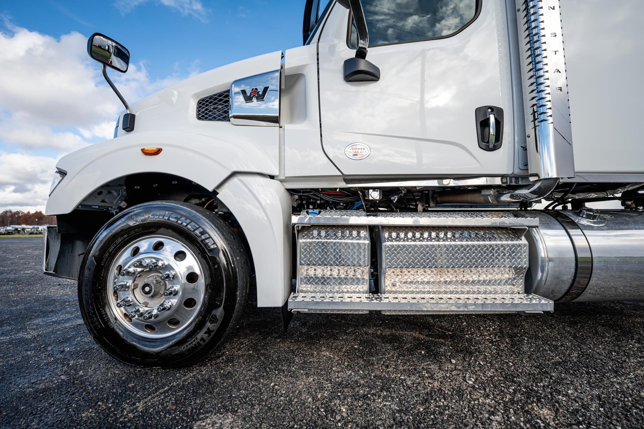 2024 Western Star 49X Semi Trucks/Trailer