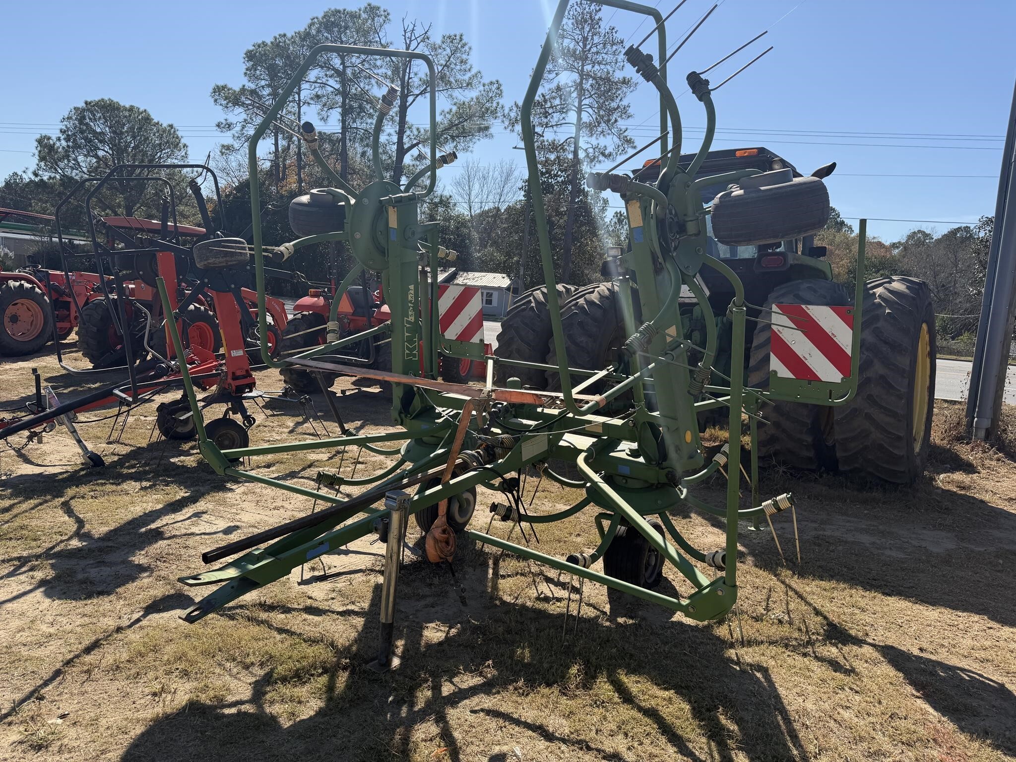 2011 Krone KW552T Tedder