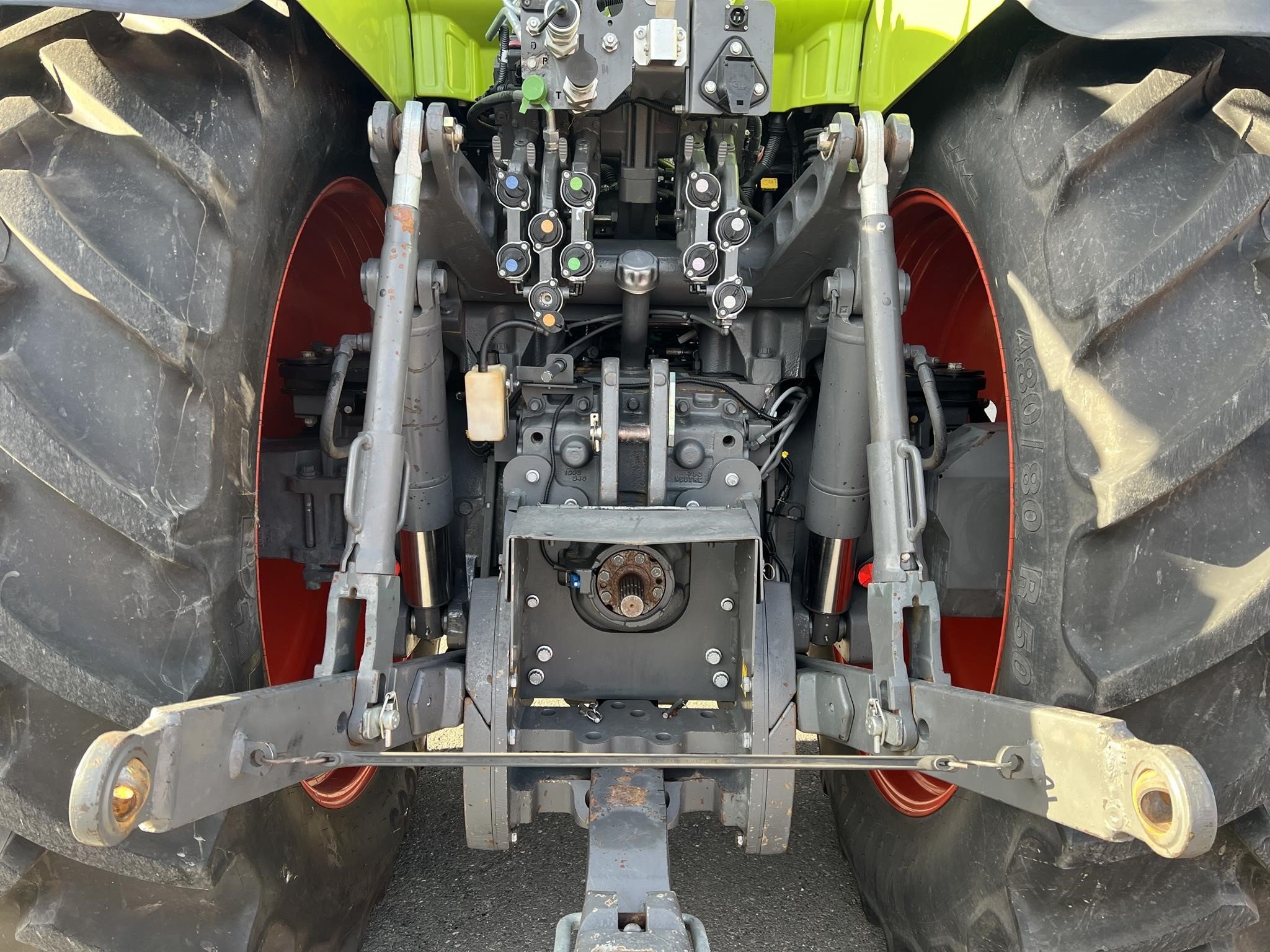 2020 Claas AXION 880 Tractor