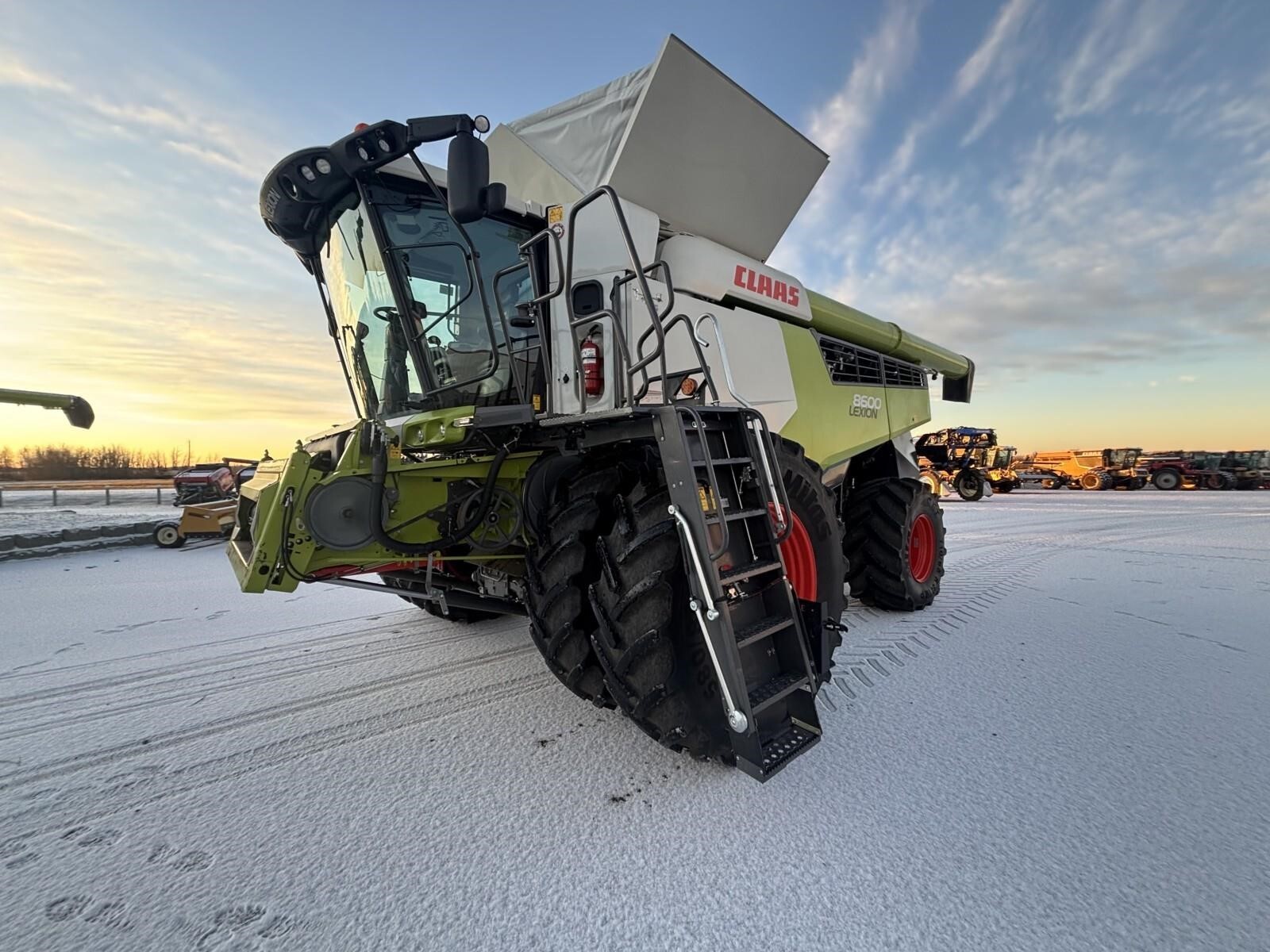 2022 Claas LEXION 8600 Combine