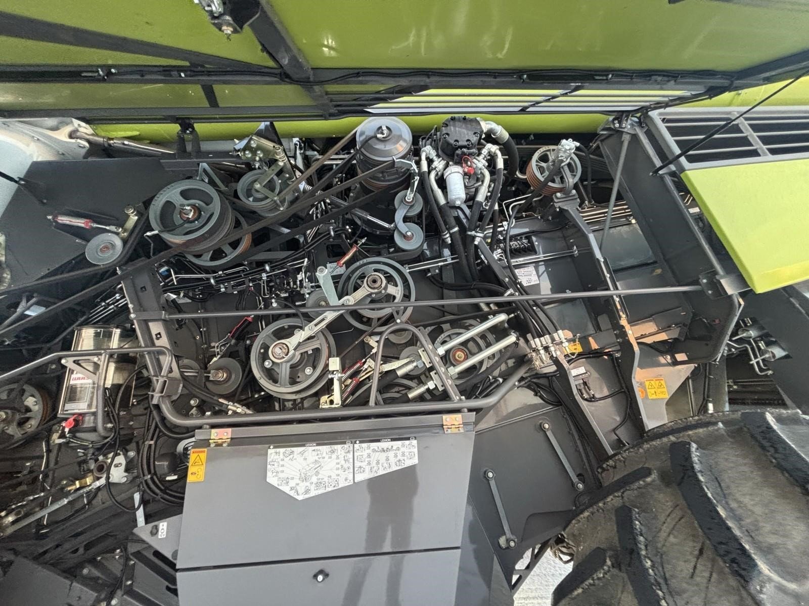 2022 Claas LEXION 8600 Combine