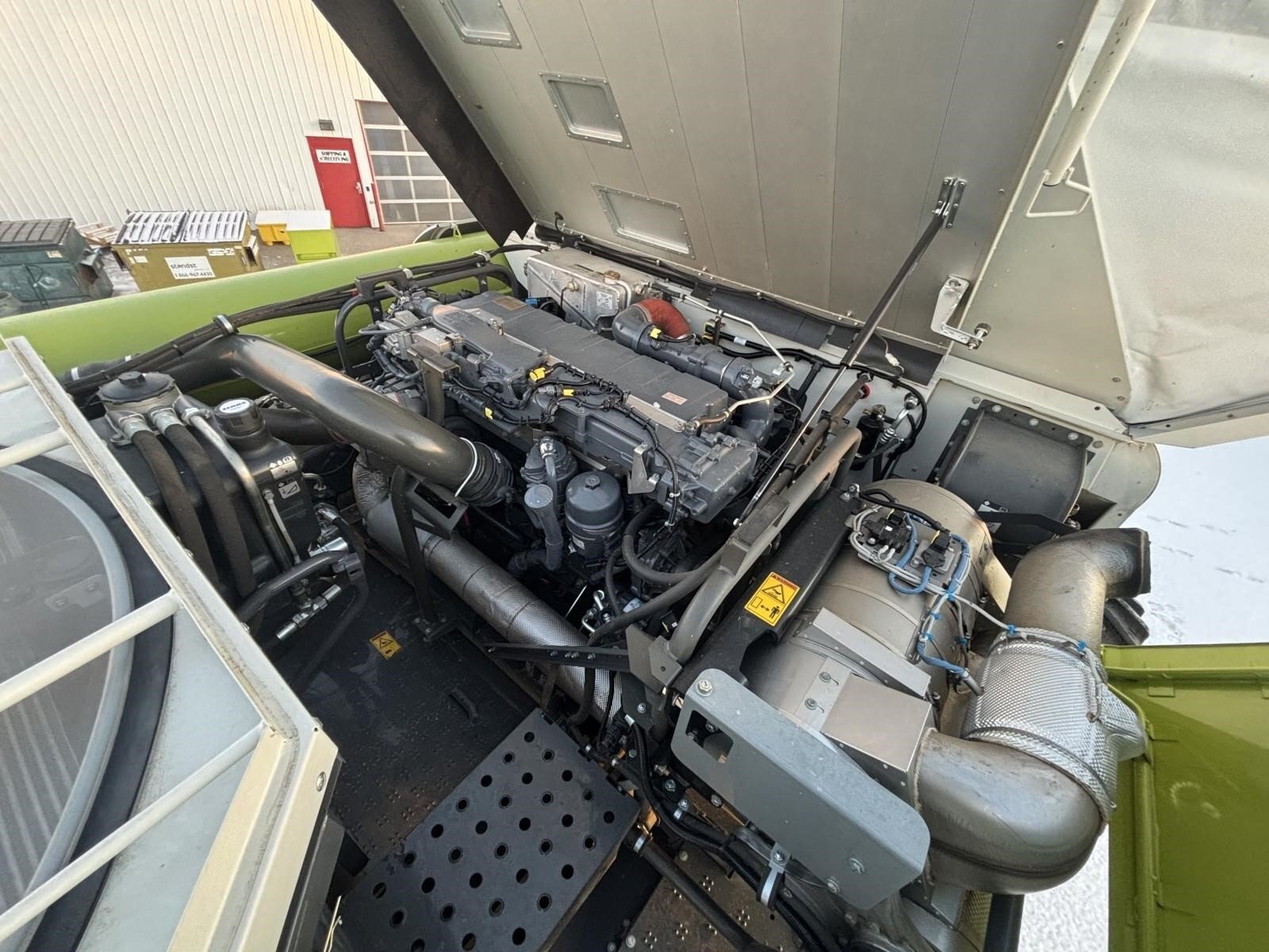 2022 Claas LEXION 8600 Combine