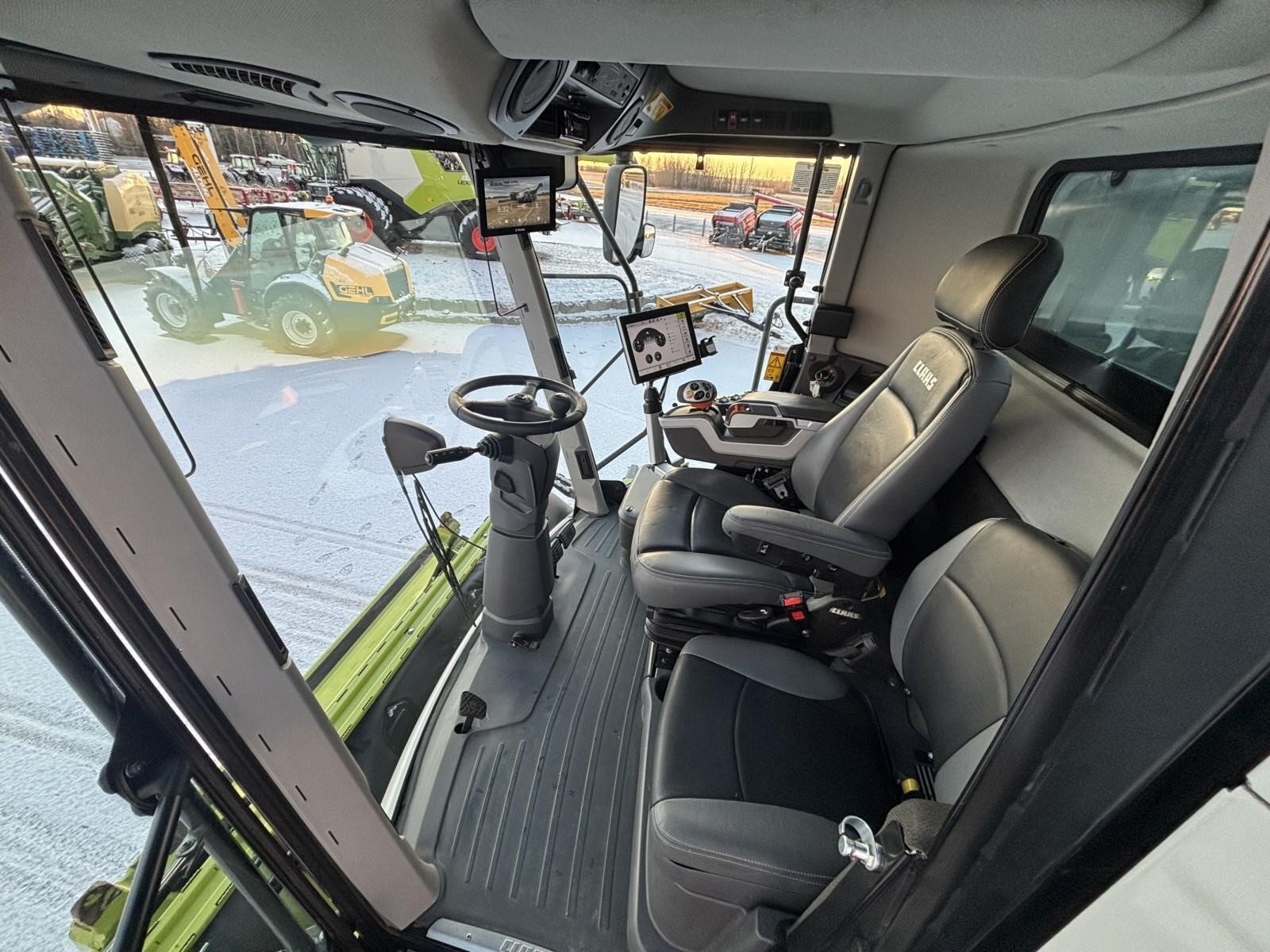 2022 Claas LEXION 8600 Combine