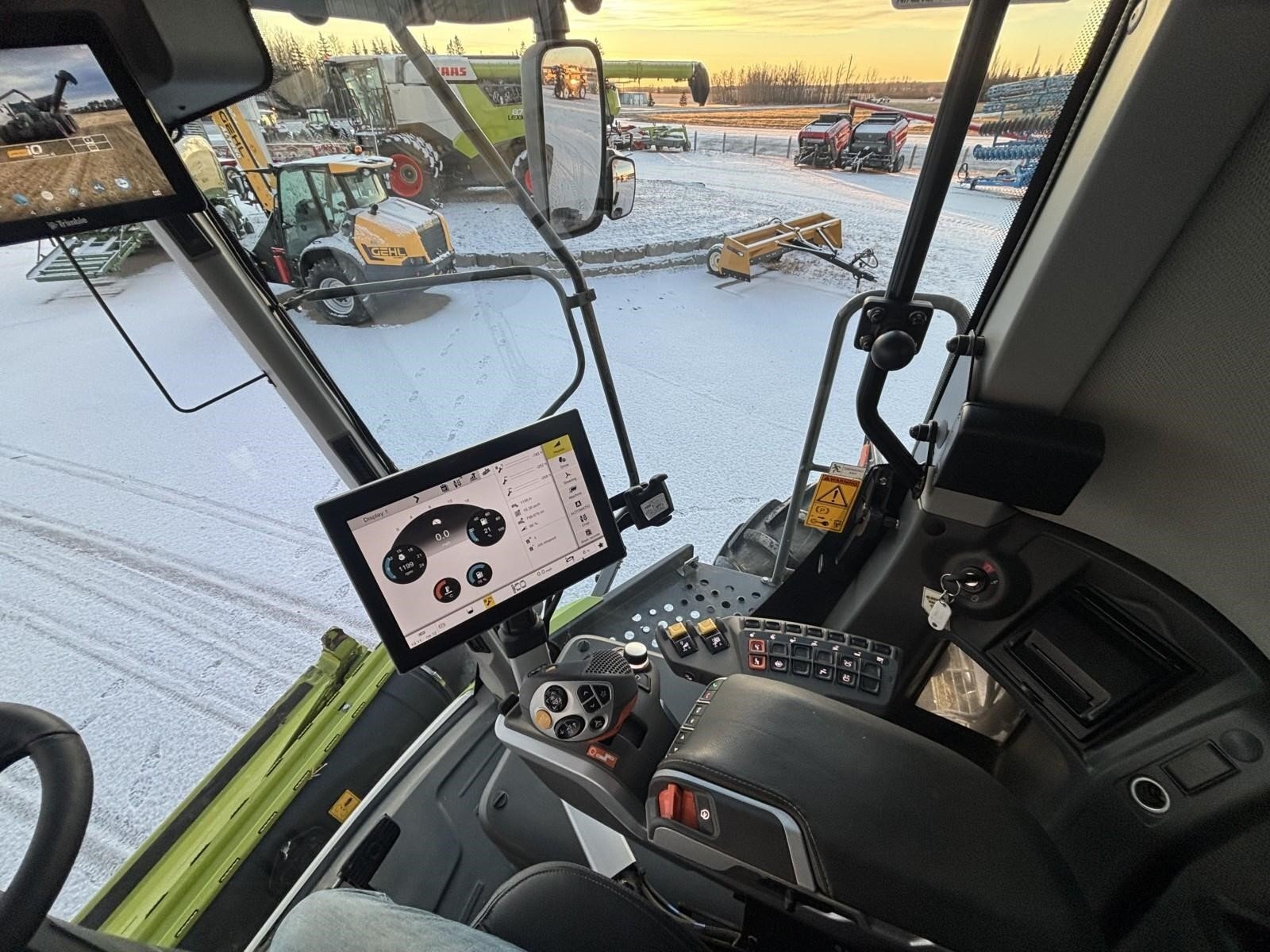 2022 Claas LEXION 8600 Combine