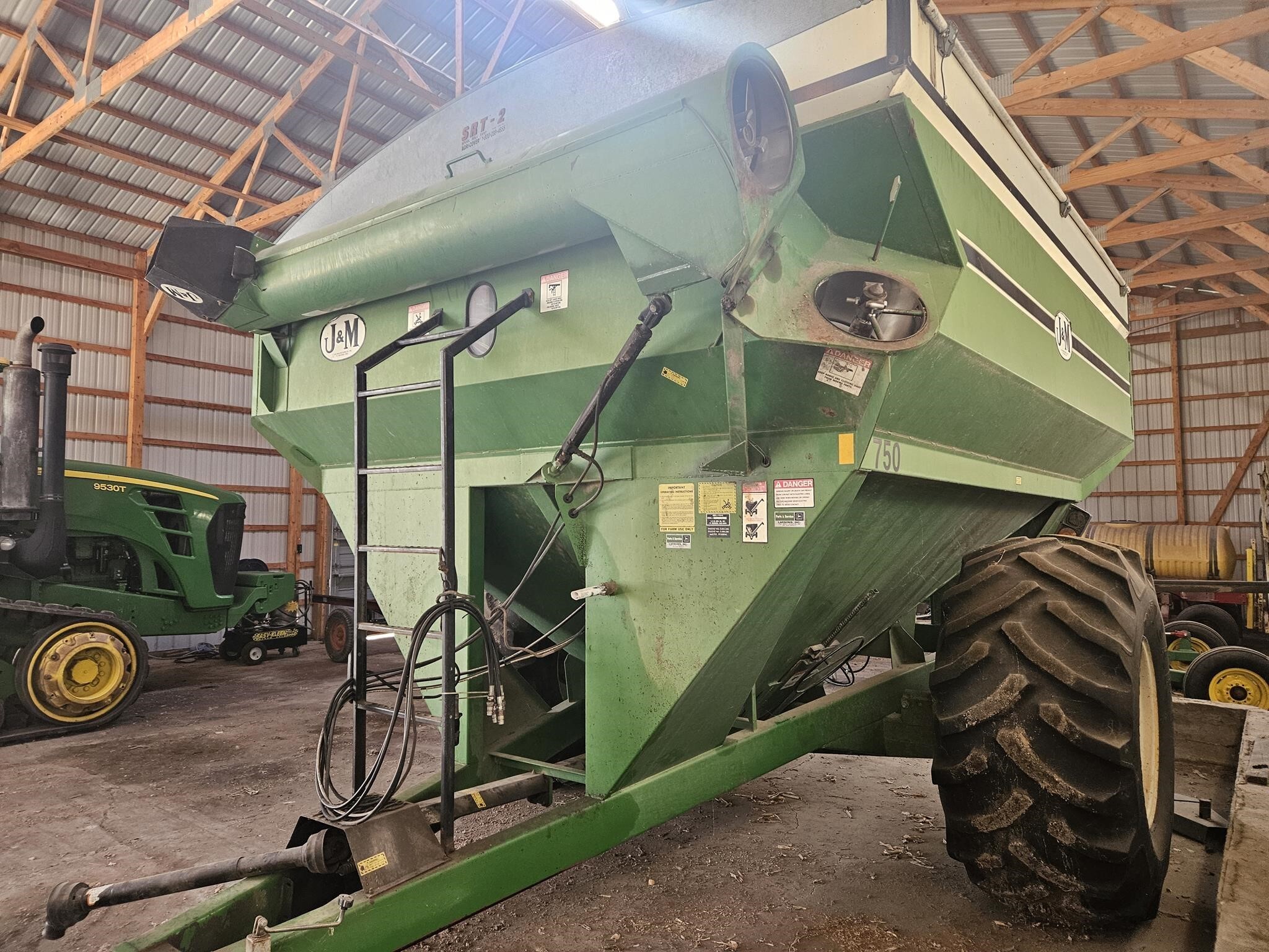 1998 J&M 750-14 Grain Cart