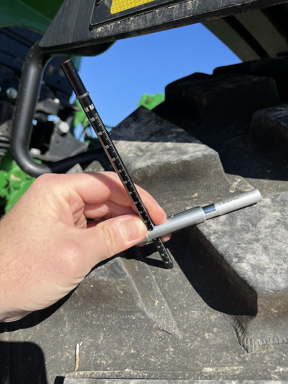 2022 John Deere 8RX 370 Tractor