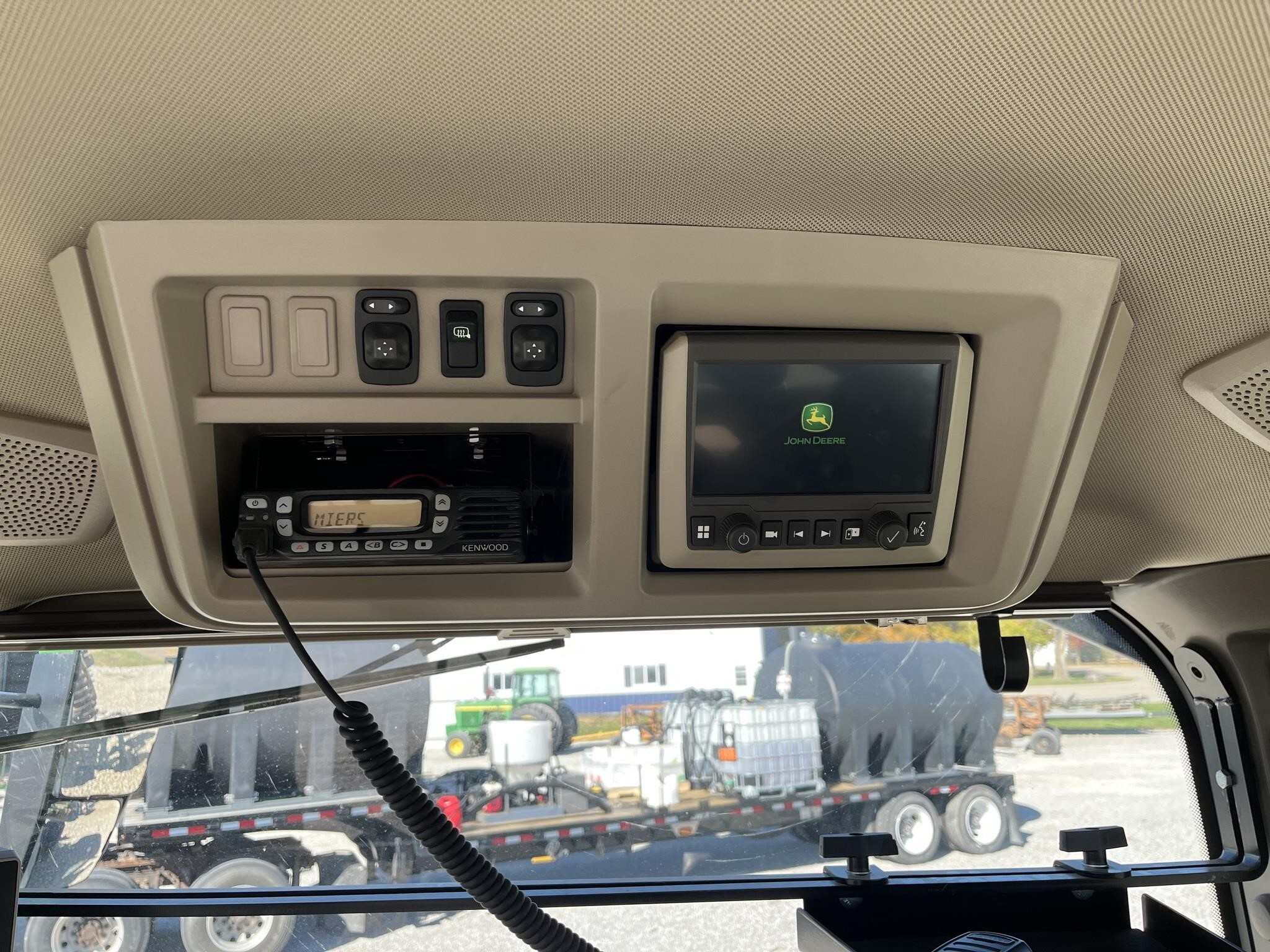 2022 John Deere 8RX 370 Tractor