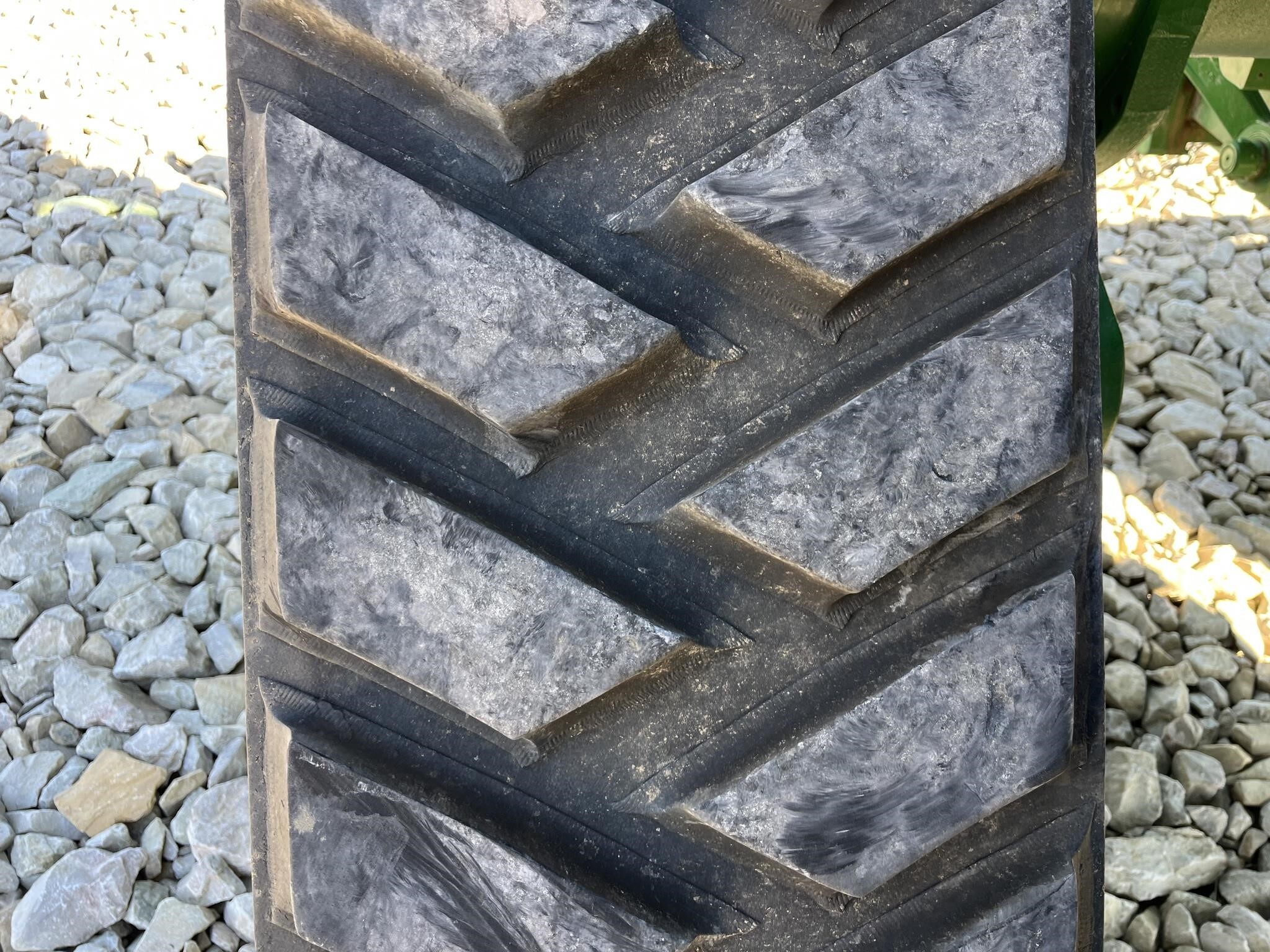 2022 John Deere 8RX 370 Tractor