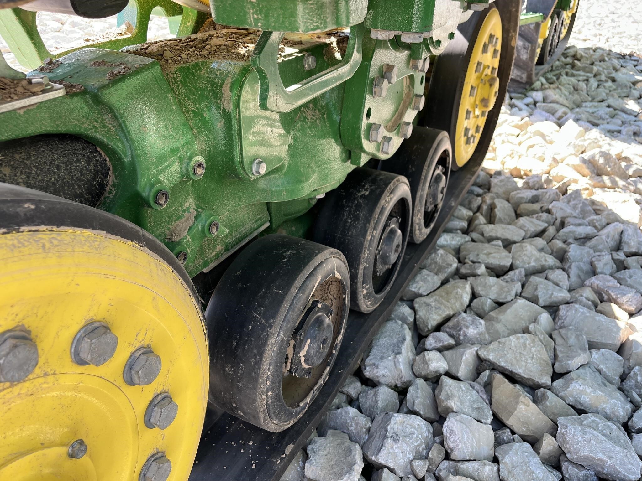 2022 John Deere 8RX 370 Tractor