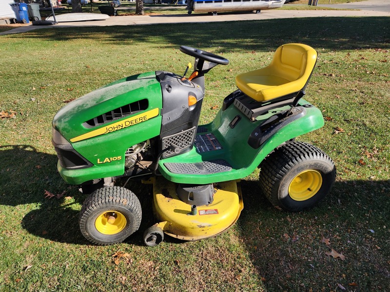 John Deere LA105 草刈り機 Used John Deere LA105 Lawn Mowers for Sale - 1 Listing | Machinery