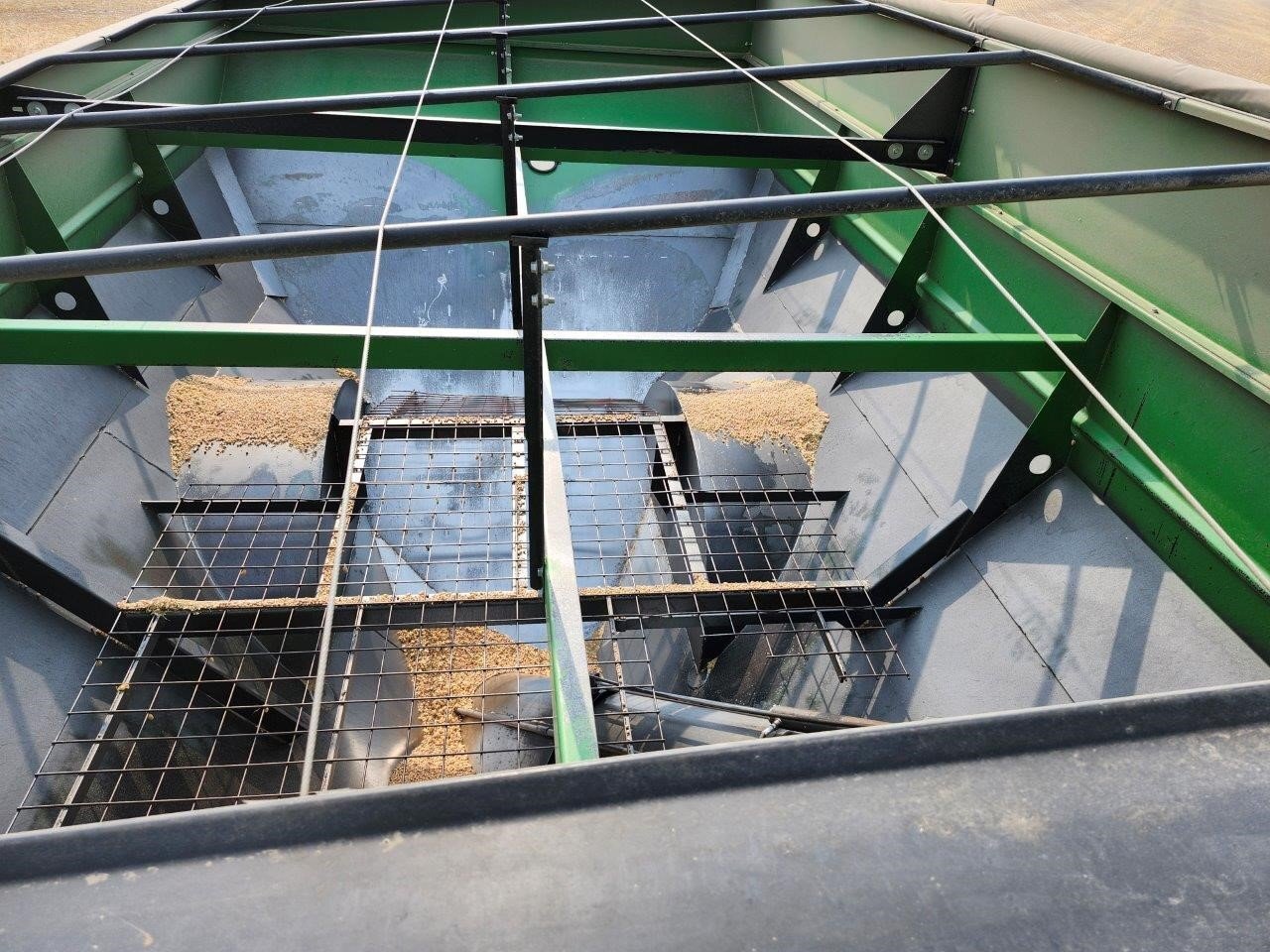2020 J&M 1050-20S Grain Cart