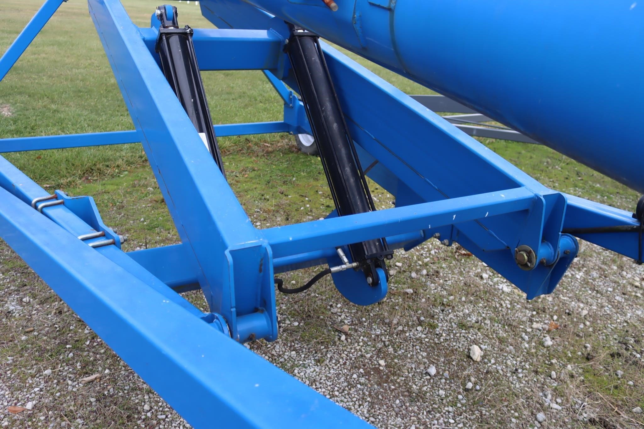 2010 Brandt 13x70 Augers and Conveyor