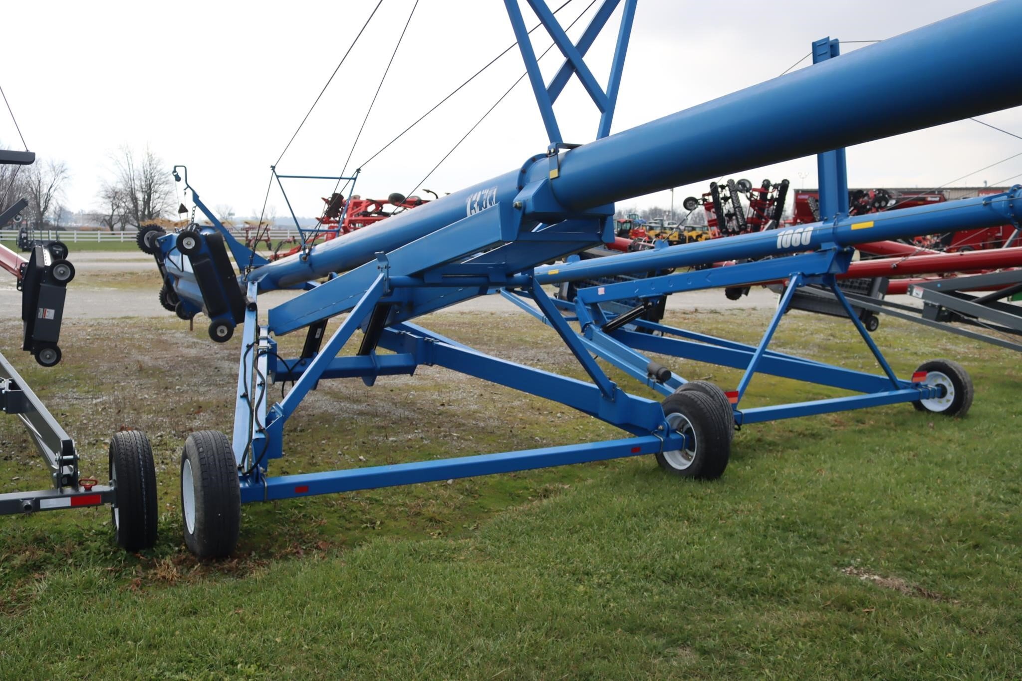 2010 Brandt 13x70 Augers and Conveyor