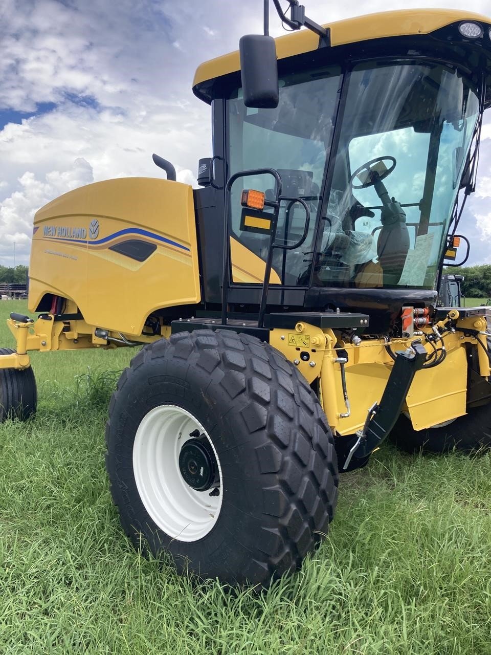 2024 New Holland Speedrower 220 Self-Propelled Windrowers and Swather