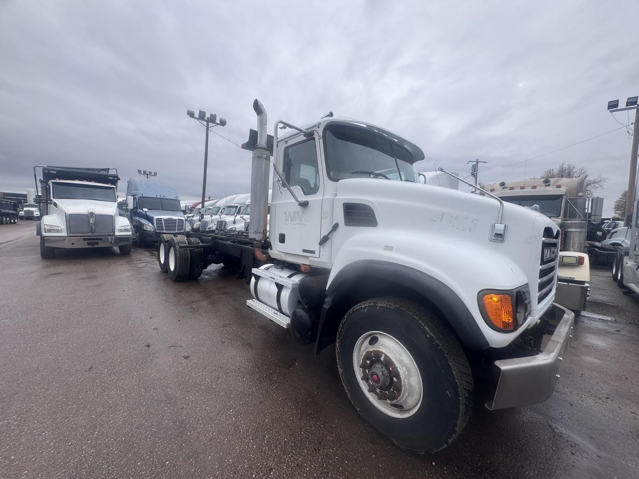 2006 Mack Granite CV713 Dump Trucks/Trailer