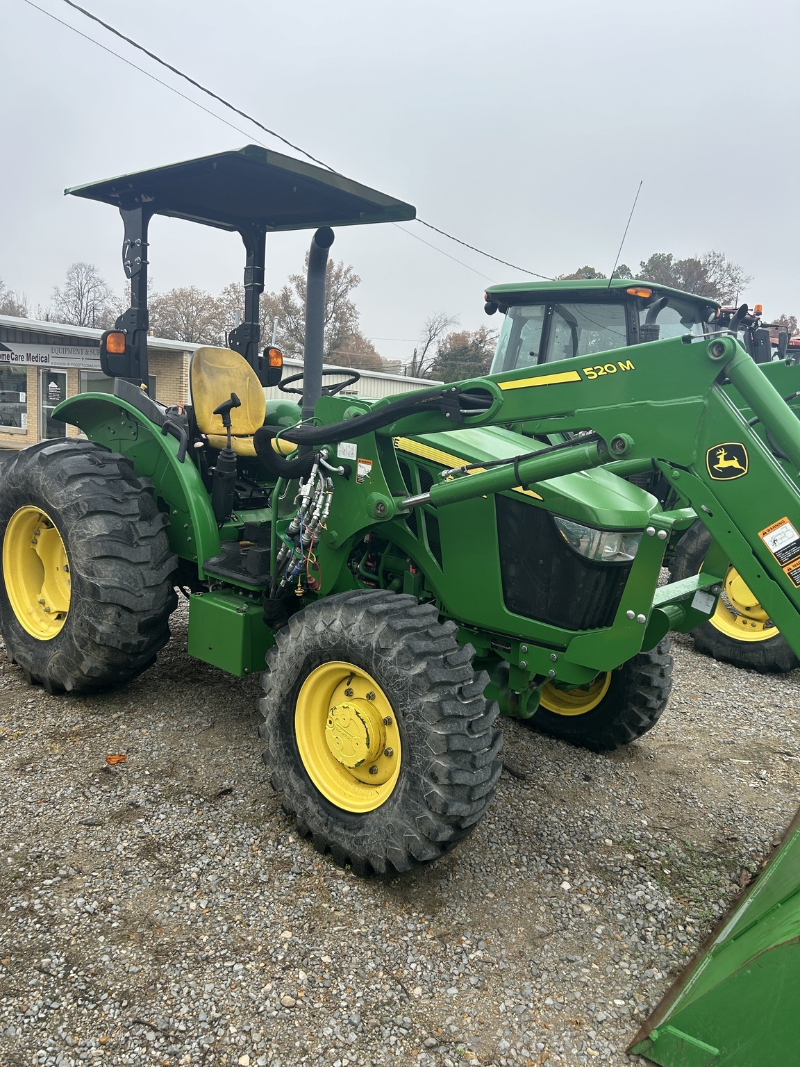 2018 John Deere 5075E Tractor