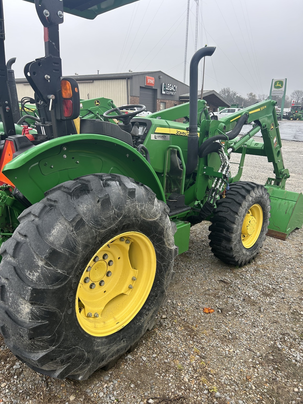 2018 John Deere 5075E Tractor