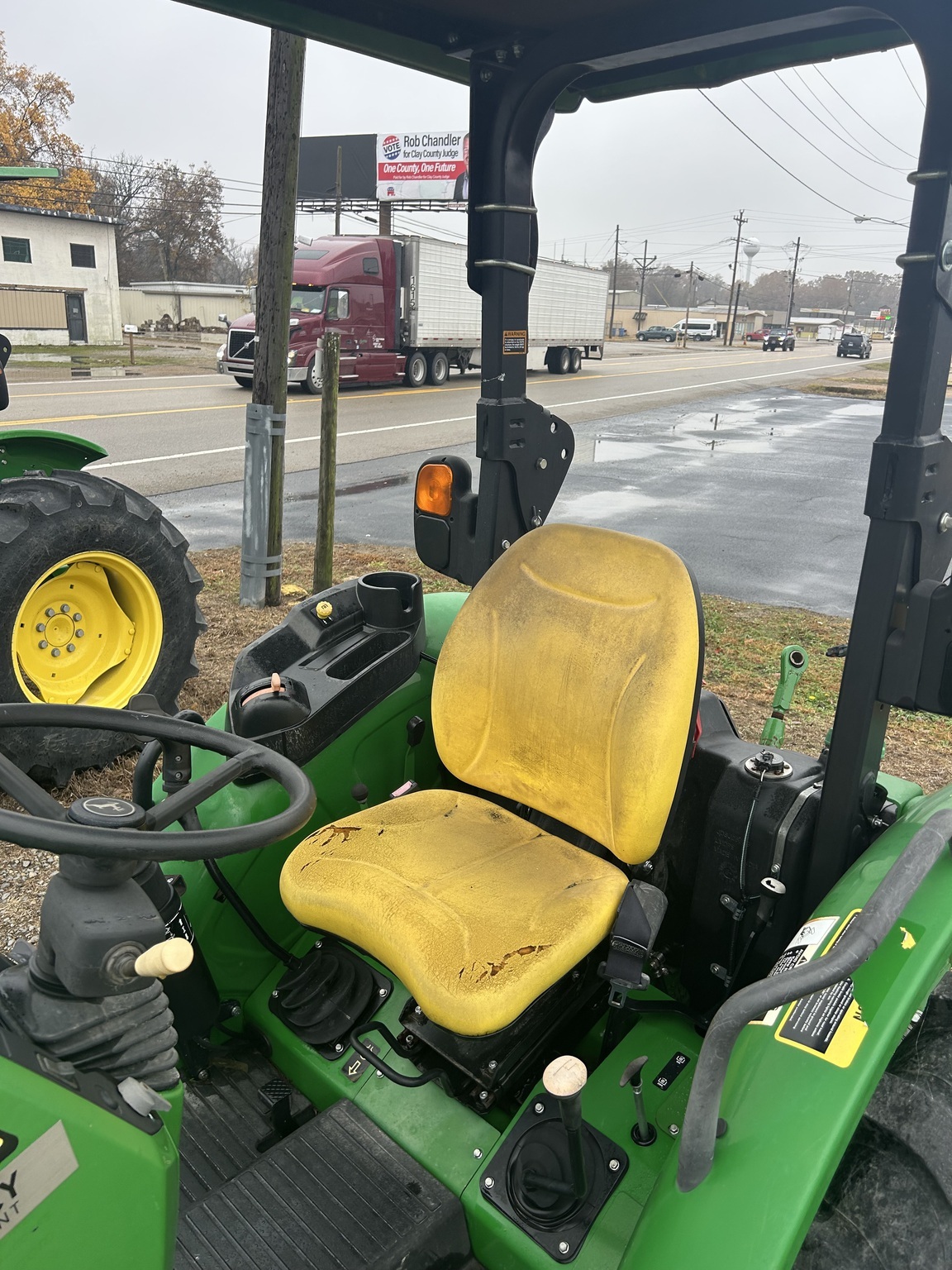 2018 John Deere 5075E Tractor