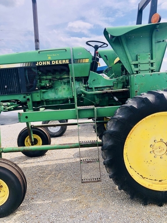 1988 John Deere 2355 Tractor