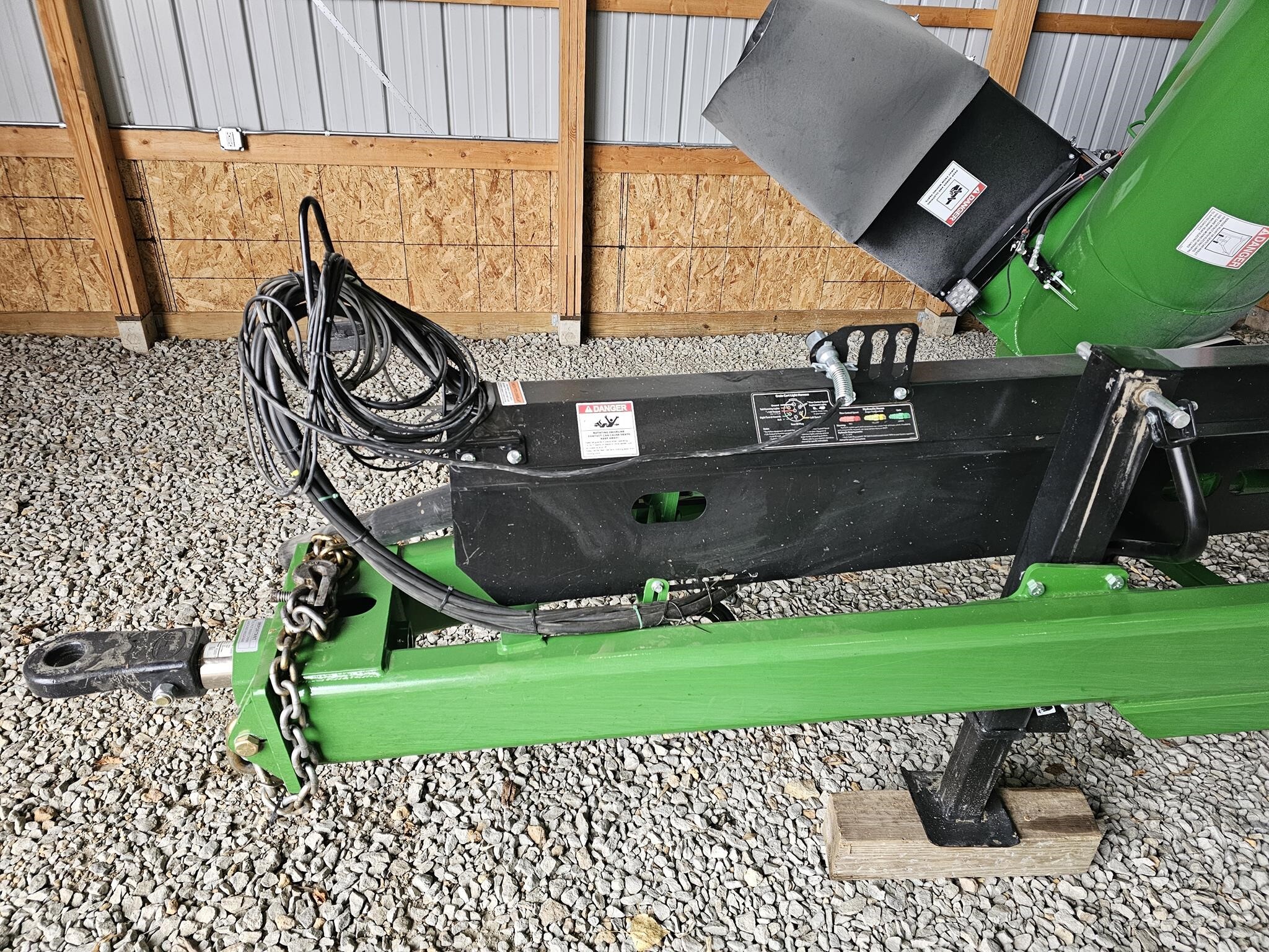  J&M 1312-20S Grain Cart