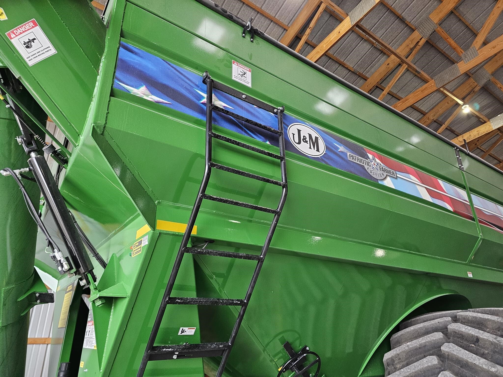  J&M 1312-20S Grain Cart