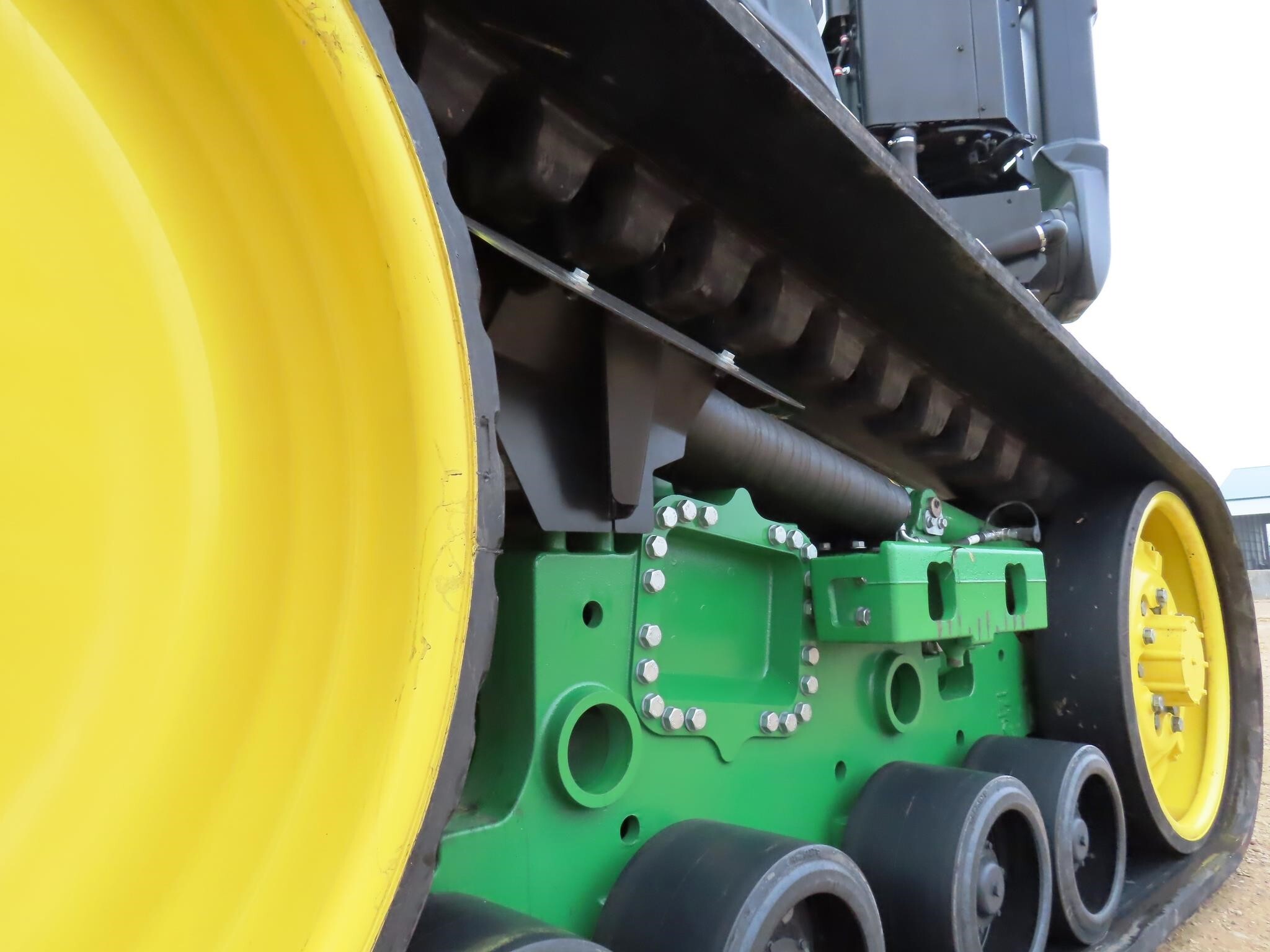 2023 John Deere 9RT 520 Tractor