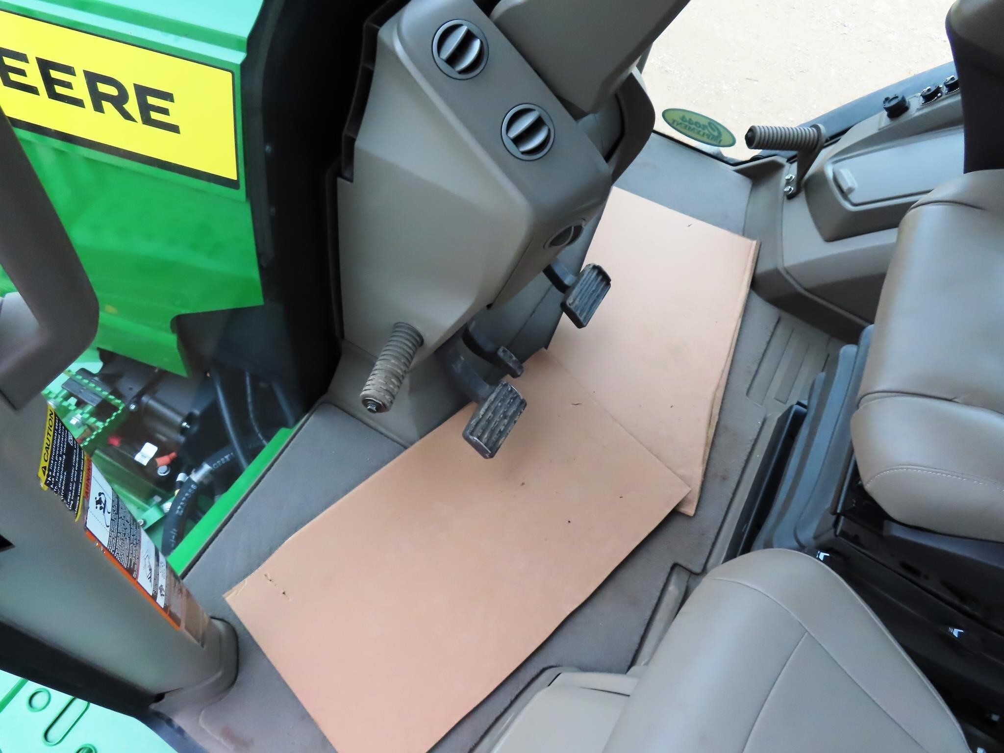 2023 John Deere 9RT 520 Tractor