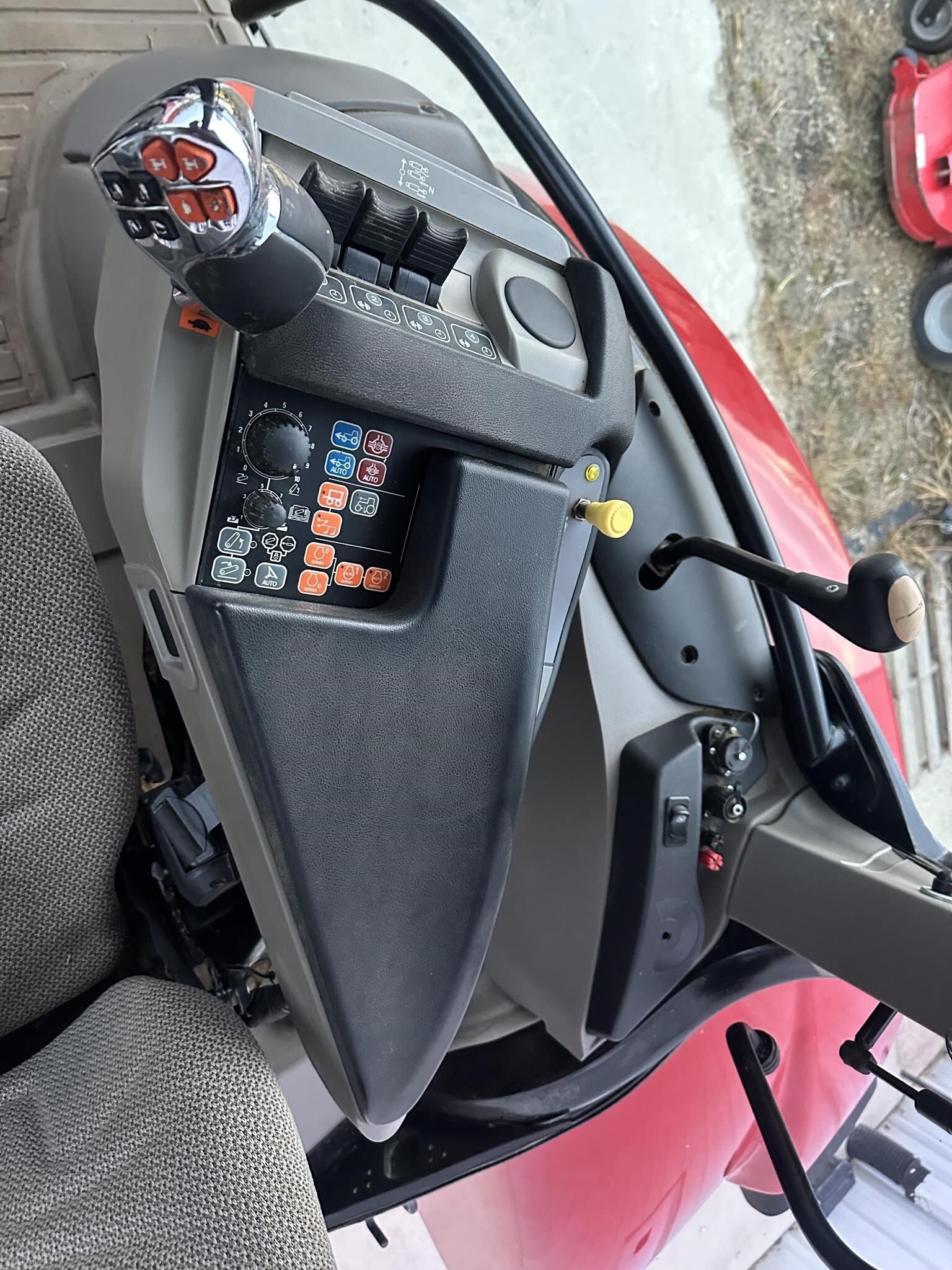 2013 Case IH Maxxum 125 Tractor