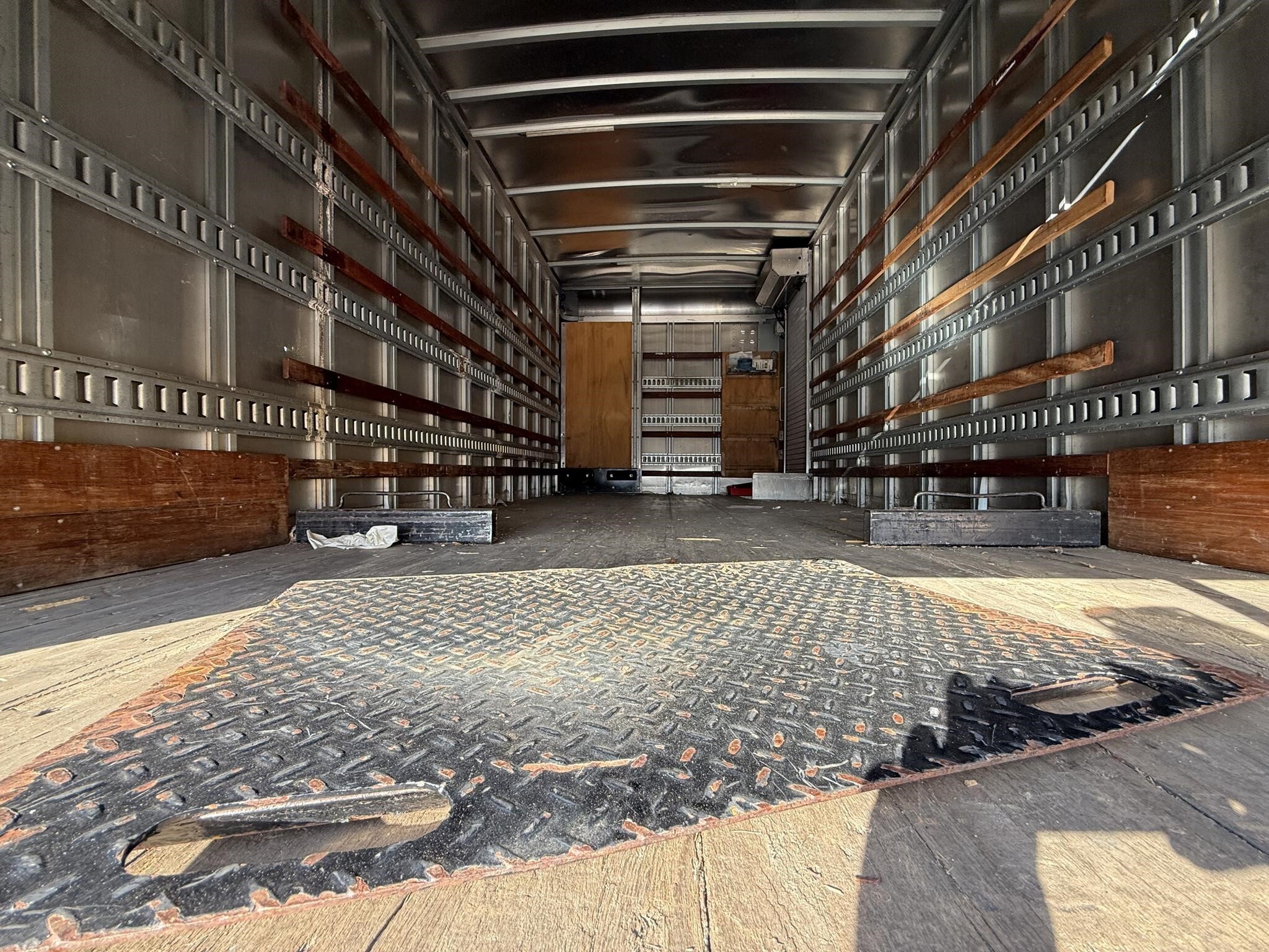 2018 Hino 195 Box Trucks/Trailer