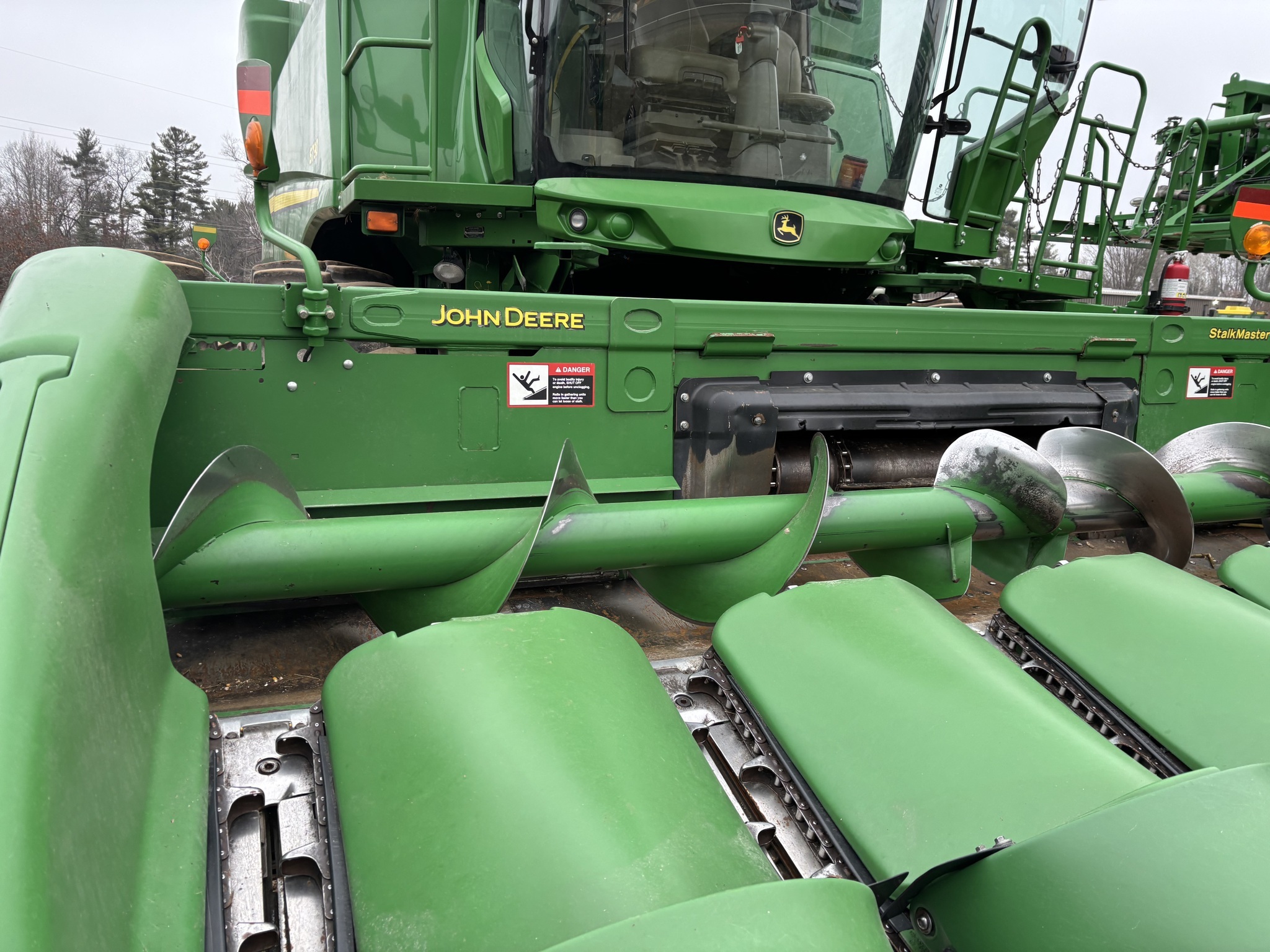 2012 John Deere 606C Corn Head