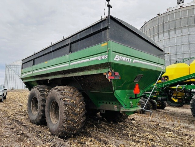 2015 Brent 1596 Grain Cart
