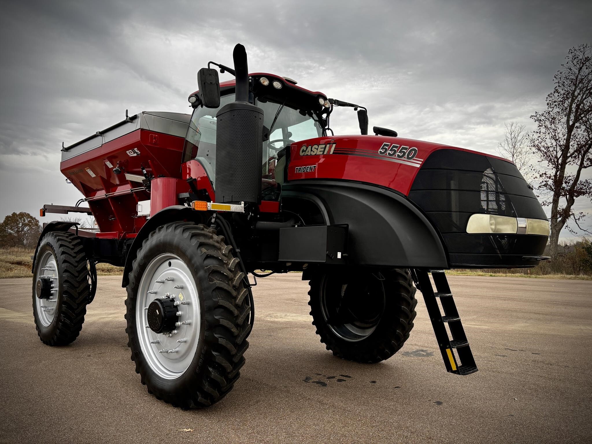 2018 Case IH TRIDENT 5550 Self-Propelled Sprayer