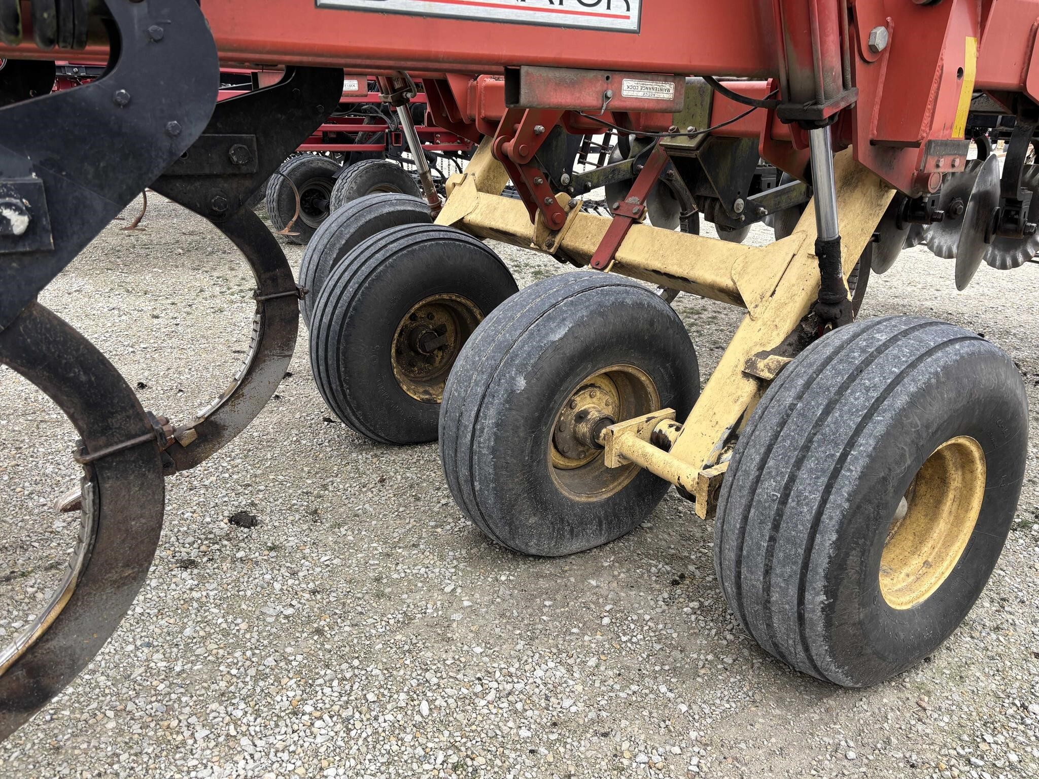2009 Krause Dominator 4850 Disk Chisel