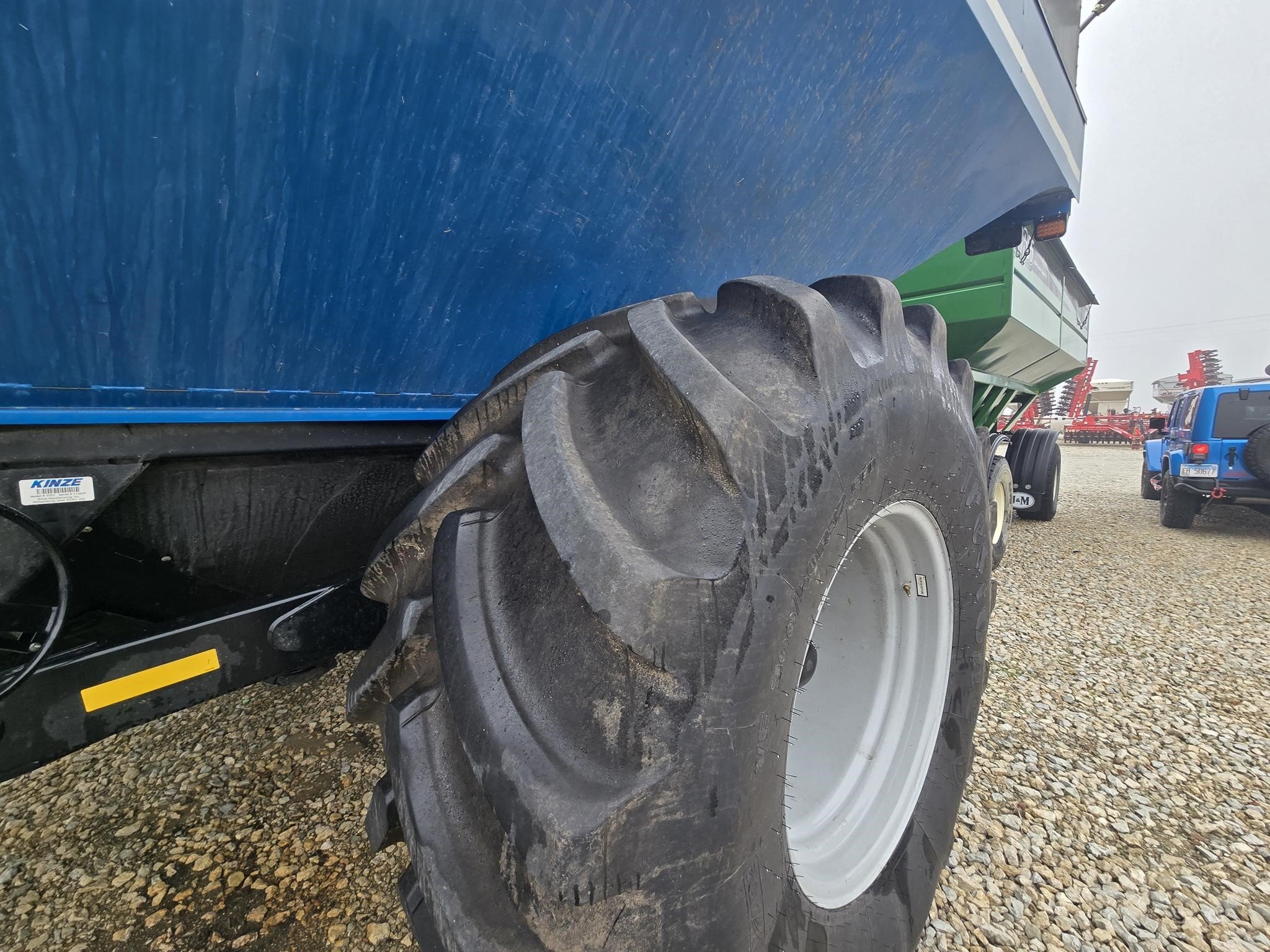 2020 Kinze 1051 Grain Cart