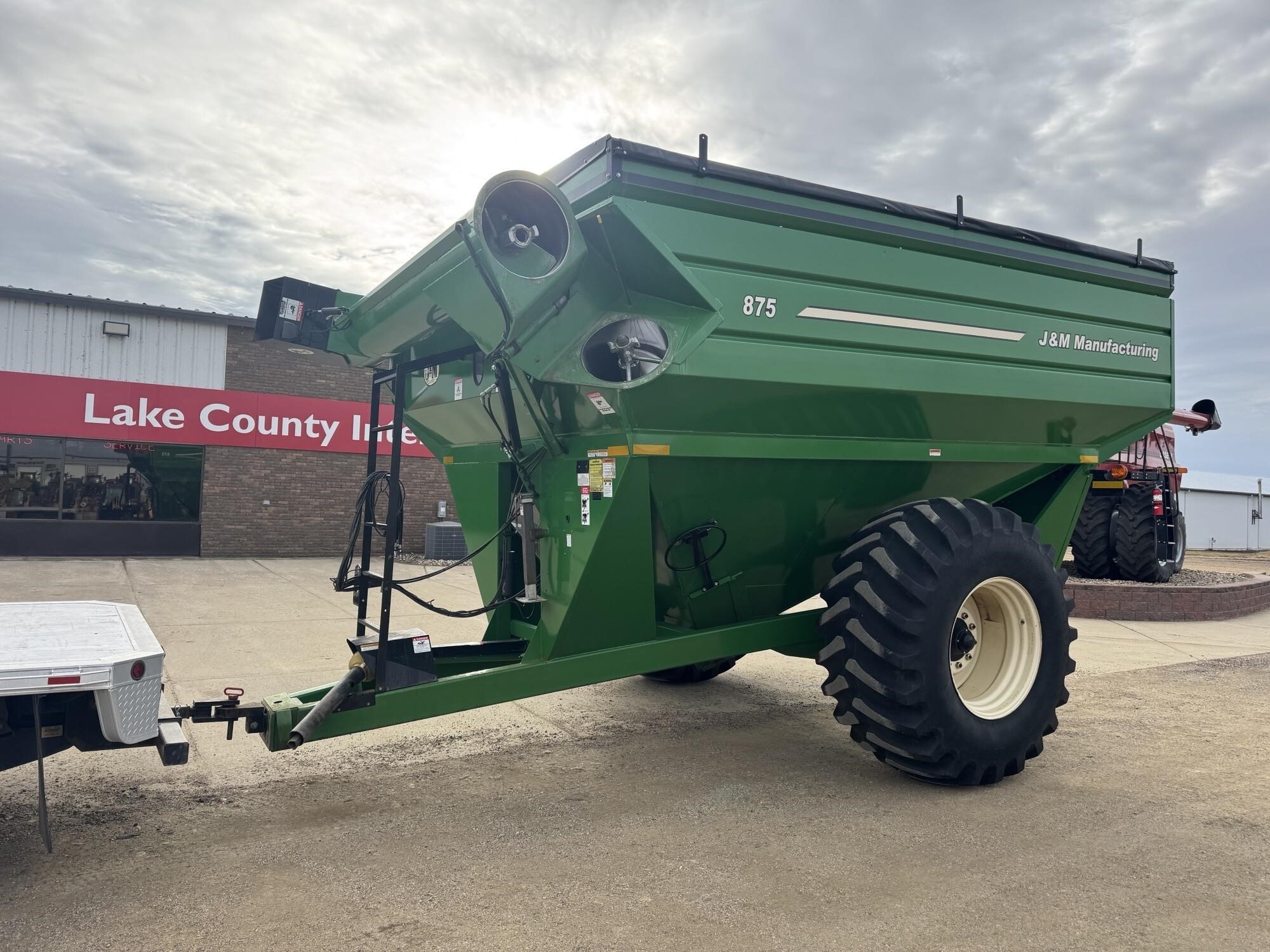 2012 J&M 875-18 Grain Cart