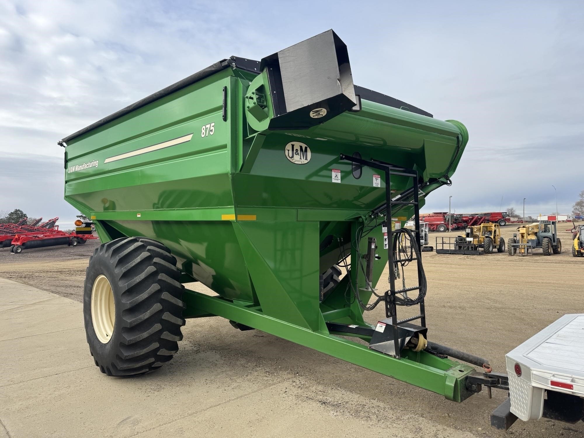 2012 J&M 875-18 Grain Cart