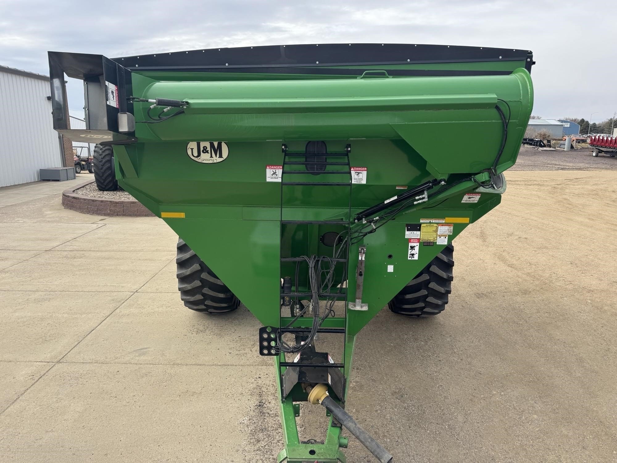 2012 J&M 875-18 Grain Cart