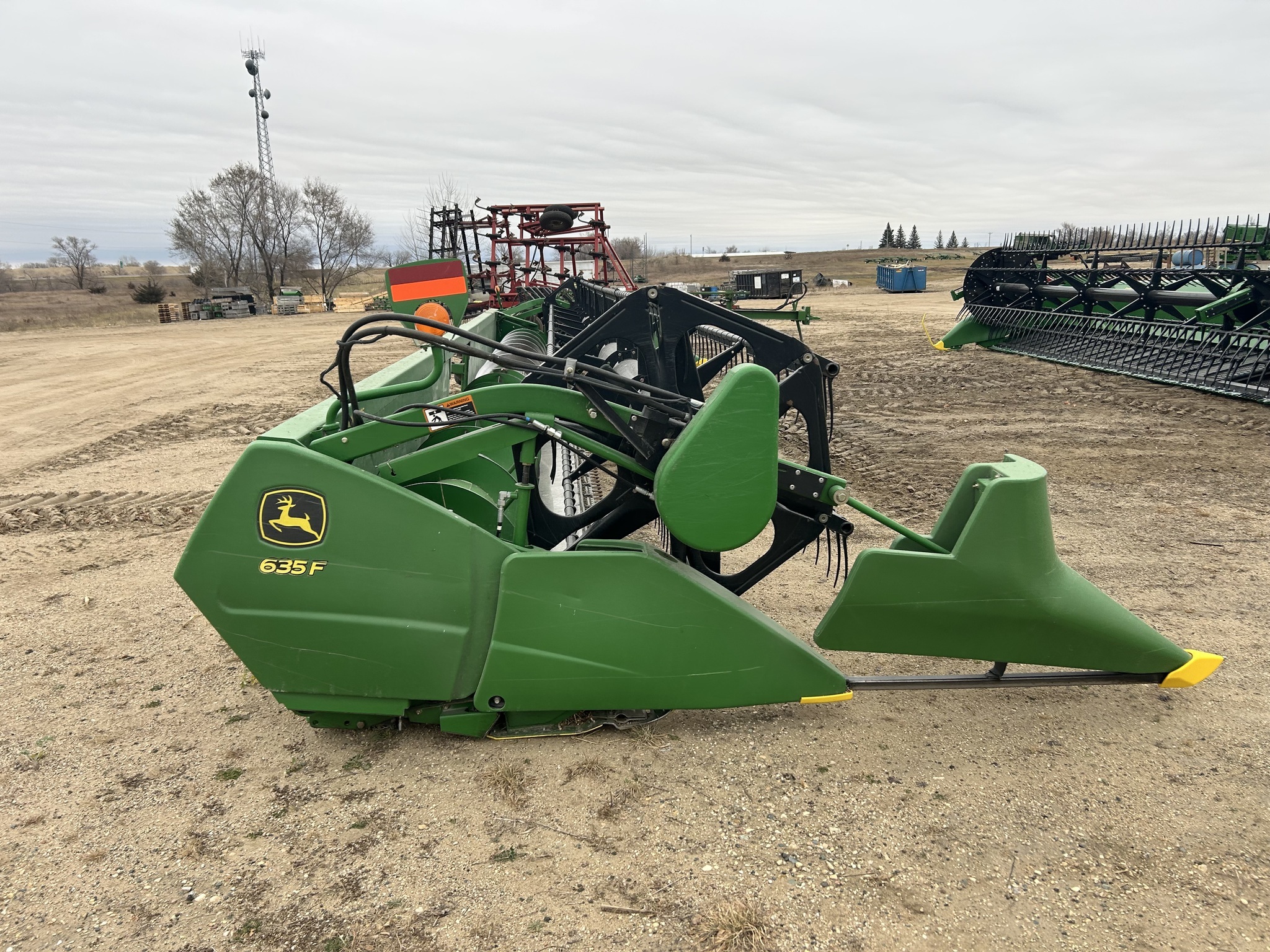 2009 John Deere 635F Platform