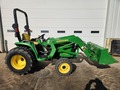 2017 John Deere 3032E Tractor