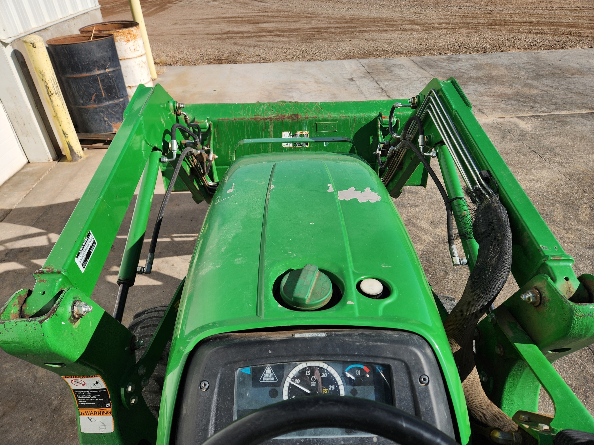 2017 John Deere 3032E Tractor