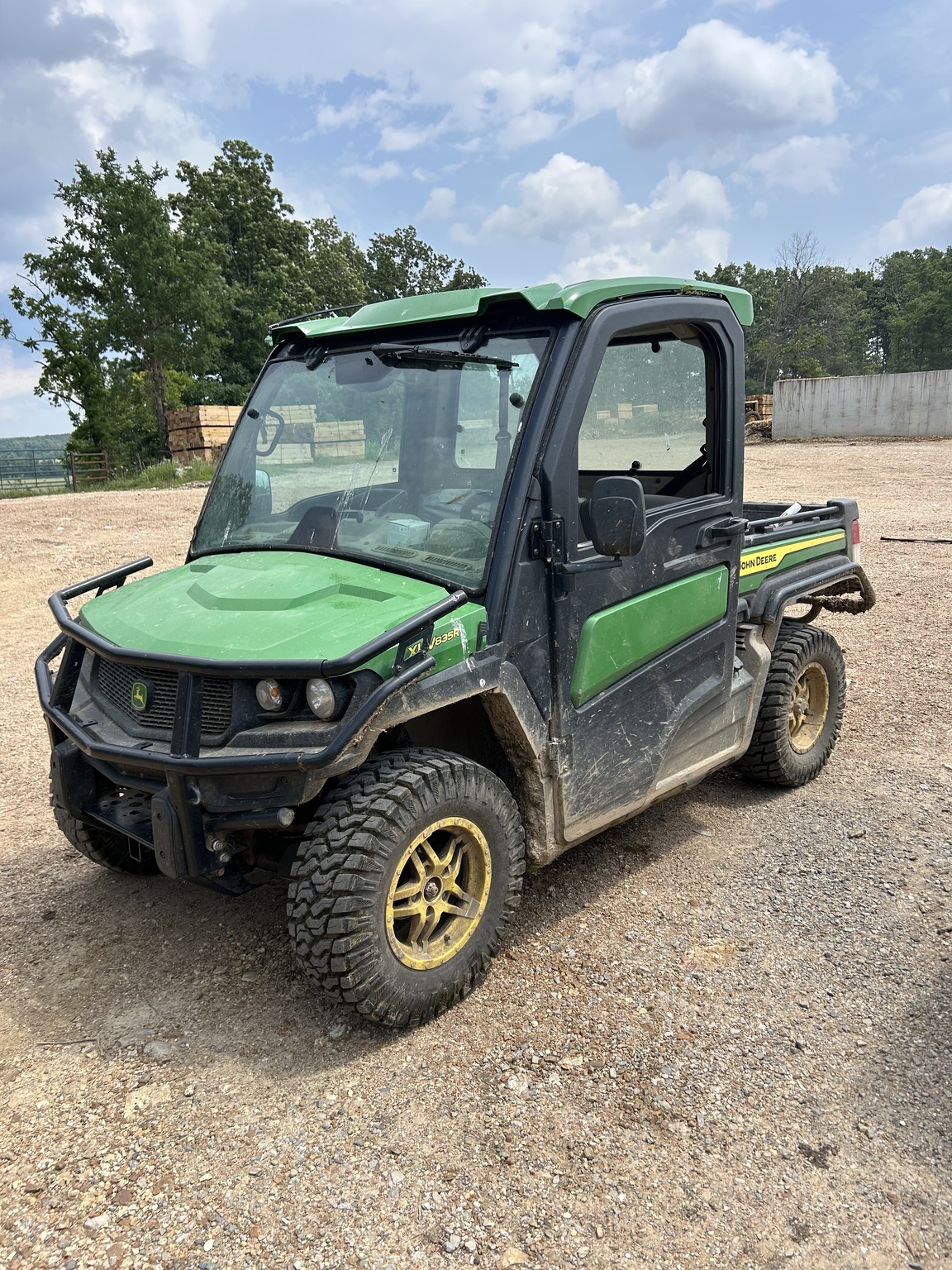 2022 John Deere XUV835R ATVs and Utility Vehicle