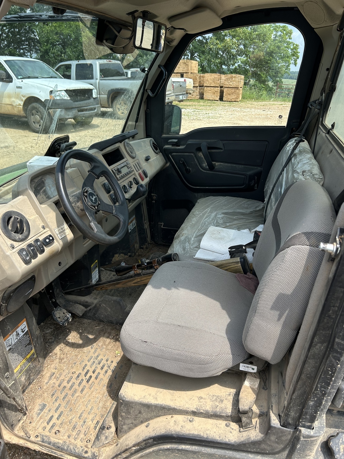 2022 John Deere XUV835R ATVs and Utility Vehicle