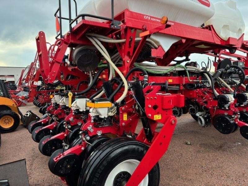 2019 White 9816VE Planter