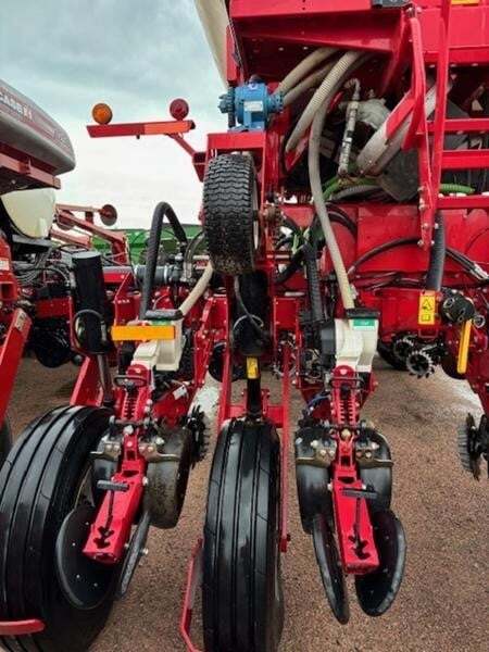 2019 White 9816VE Planter