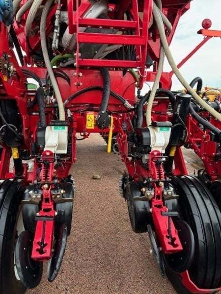 2019 White 9816VE Planter